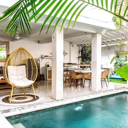 Renovated Mara Villa Double Six Beach スミニャック エクステリア 写真