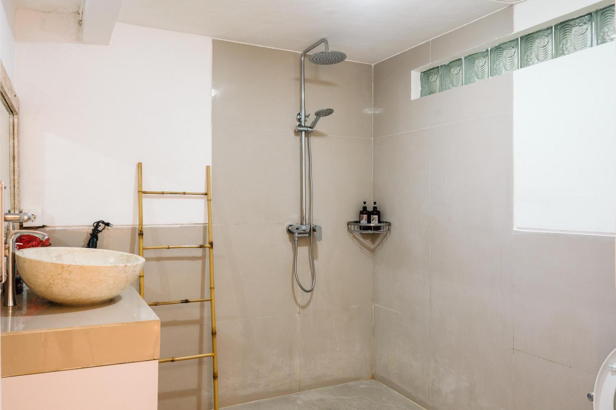 Renovated Mara Villa Double Six Beach スミニャック エクステリア 写真