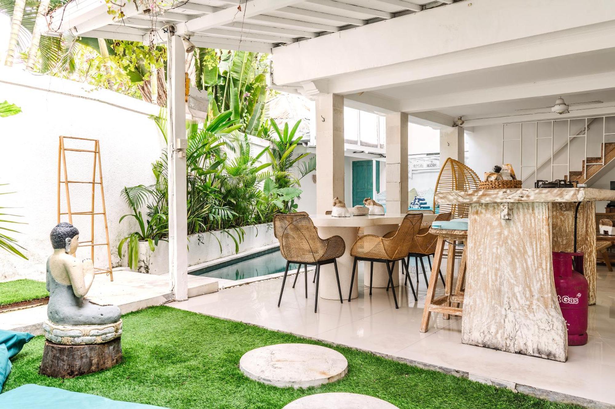 Renovated Mara Villa Double Six Beach スミニャック エクステリア 写真