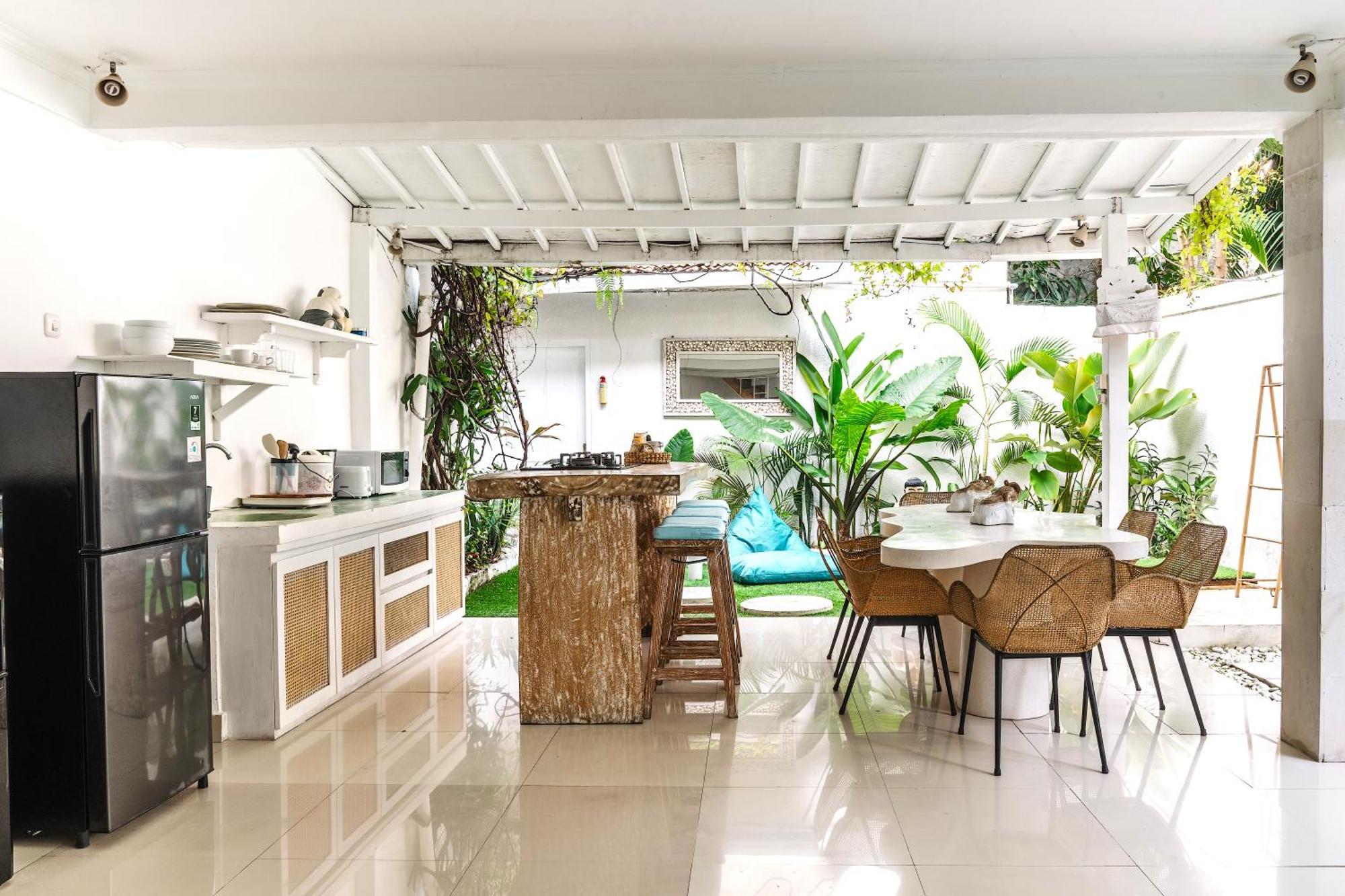 Renovated Mara Villa Double Six Beach スミニャック エクステリア 写真