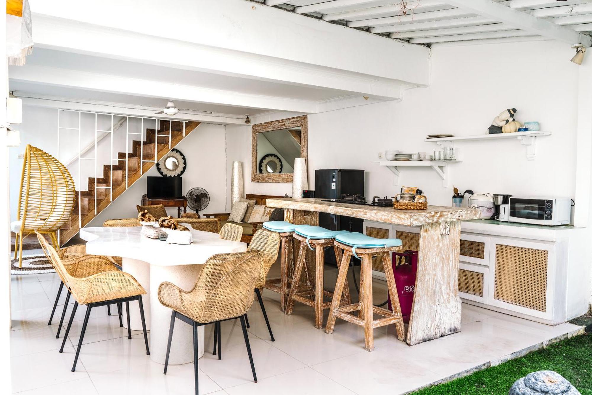 Renovated Mara Villa Double Six Beach スミニャック エクステリア 写真