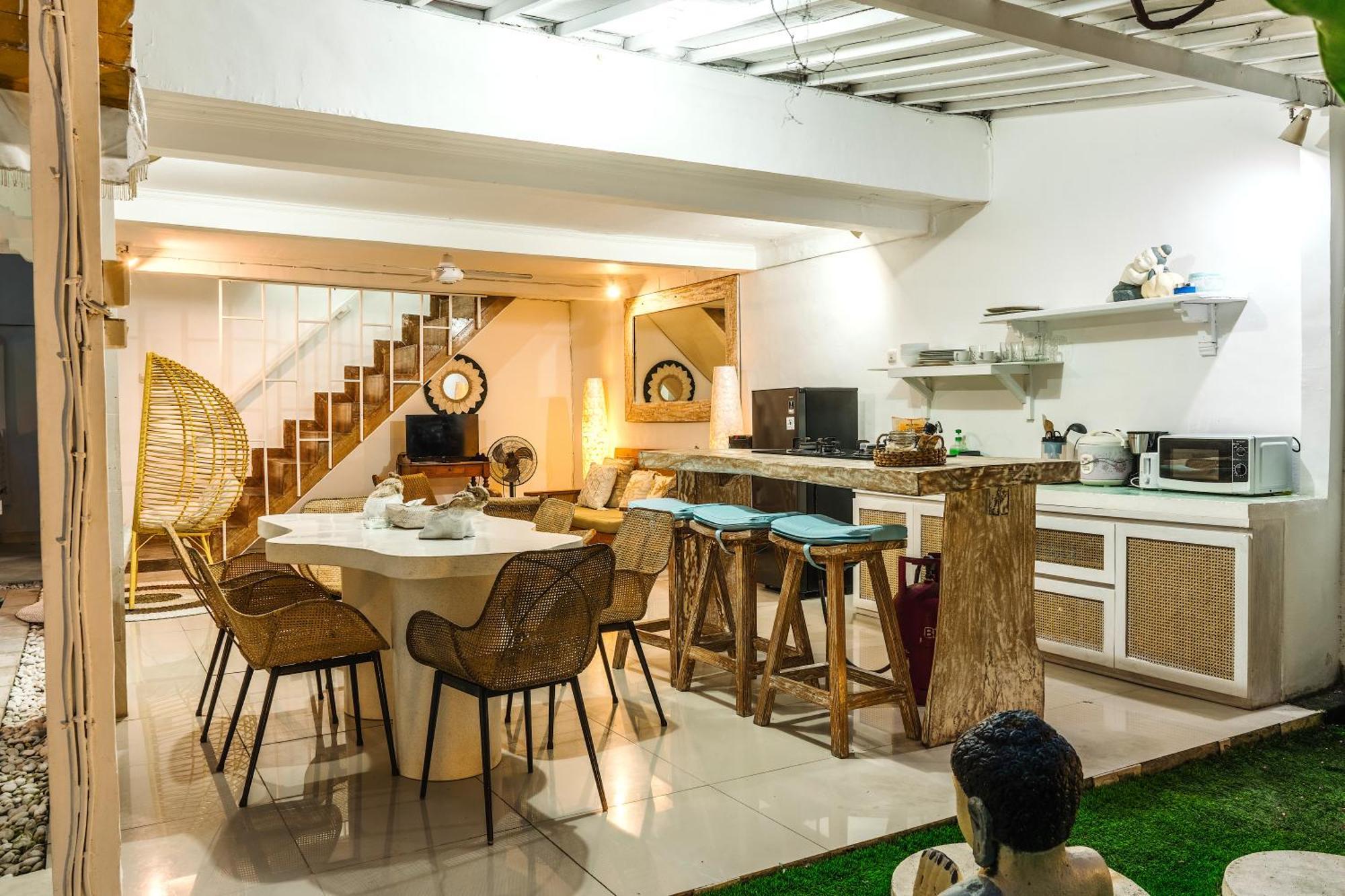 Renovated Mara Villa Double Six Beach スミニャック エクステリア 写真