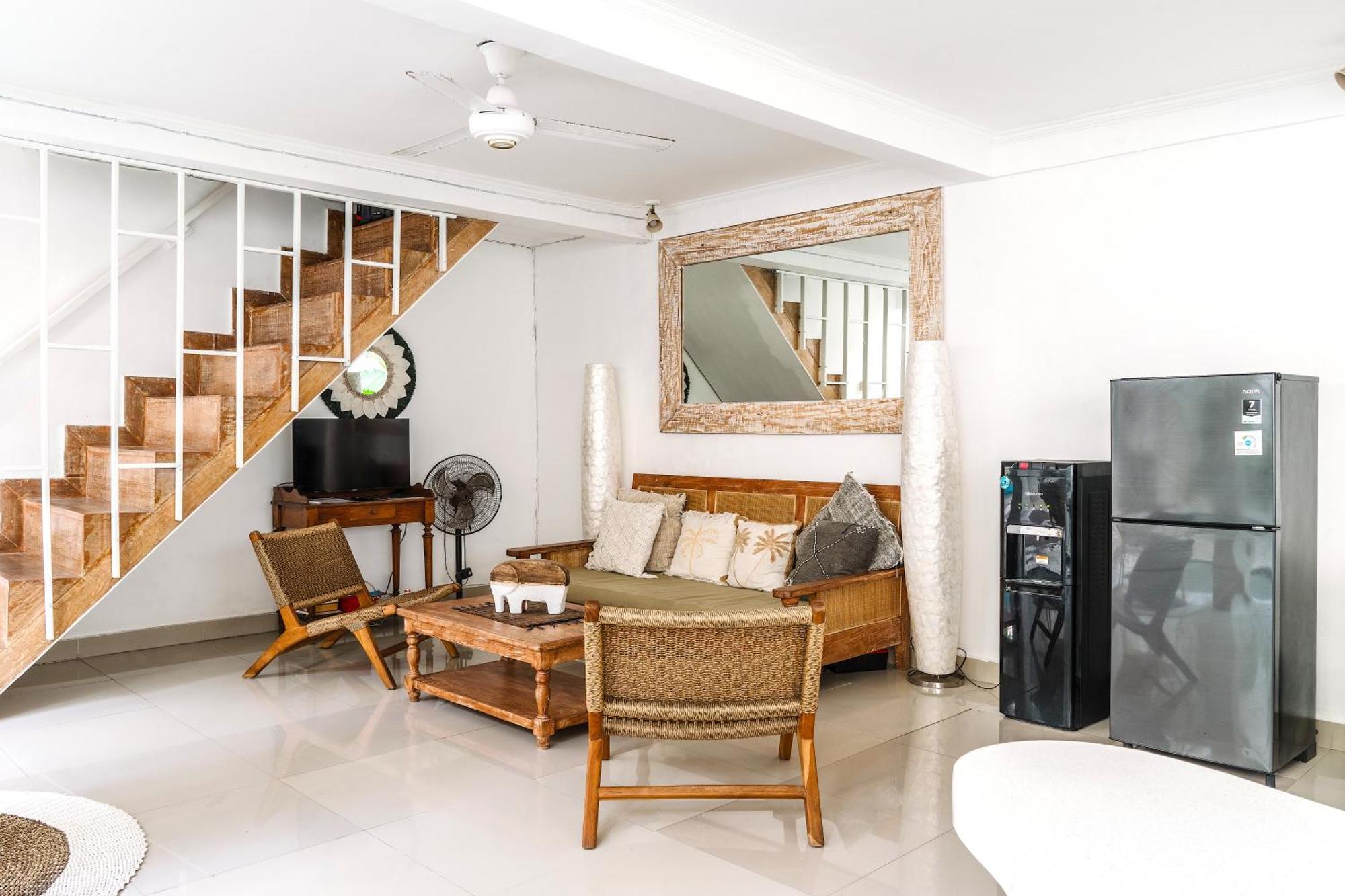 Renovated Mara Villa Double Six Beach スミニャック エクステリア 写真